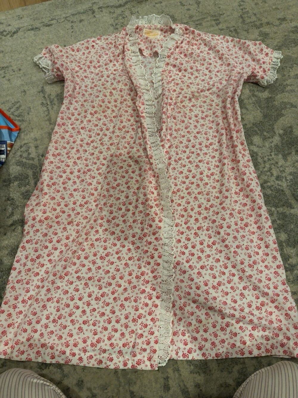 Vintage Marlyn Robe Floral House Dress Lace Robe Cottage-core Pockets
